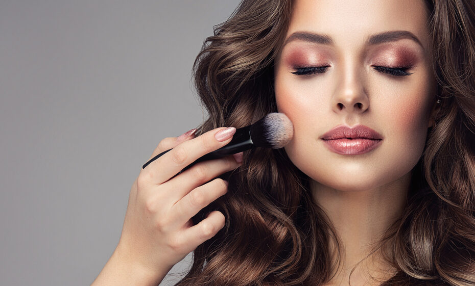 How long does cheek blush last?