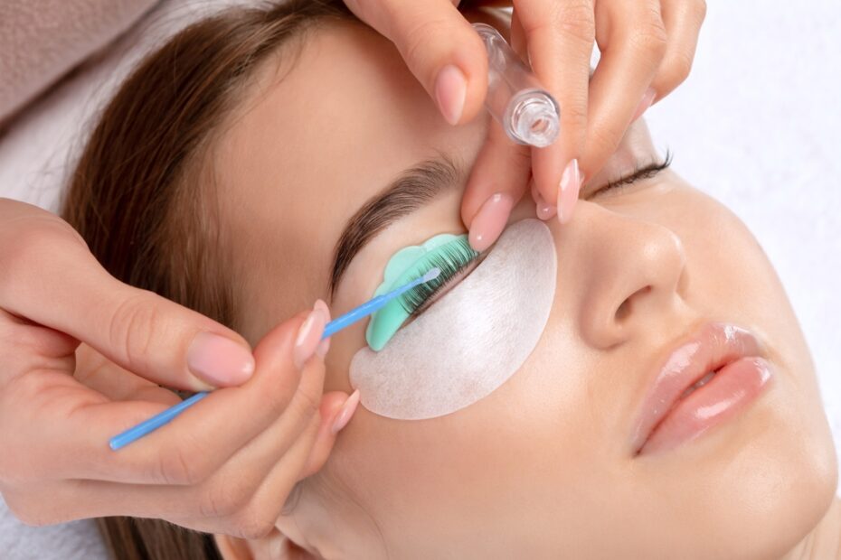 Best Eyelash Extensions in Gurgaon Supermart 1