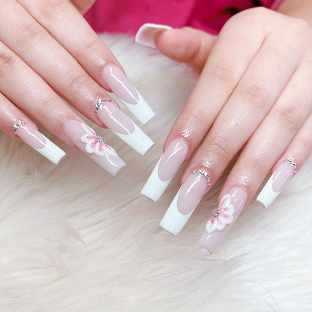 Can nail extension be done on small nails