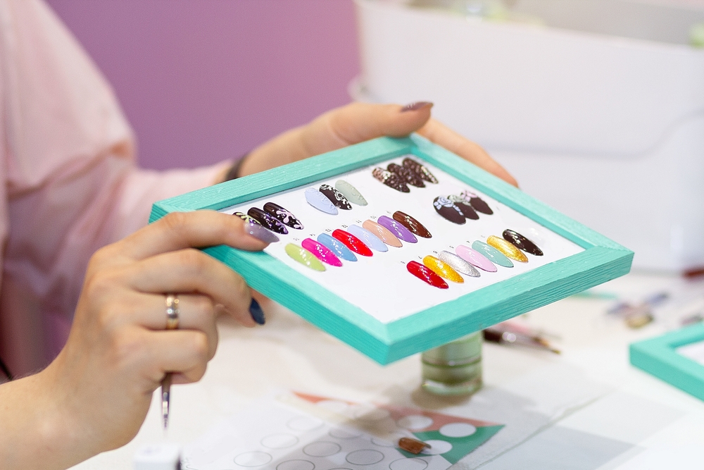 Nail Polish in Burari